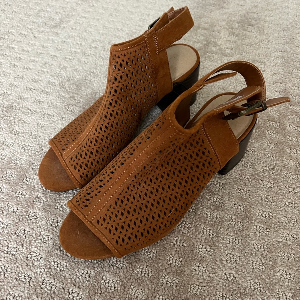 Women’s sandals Brand new, never worn